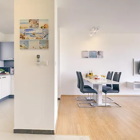 Apartments Vea פולה