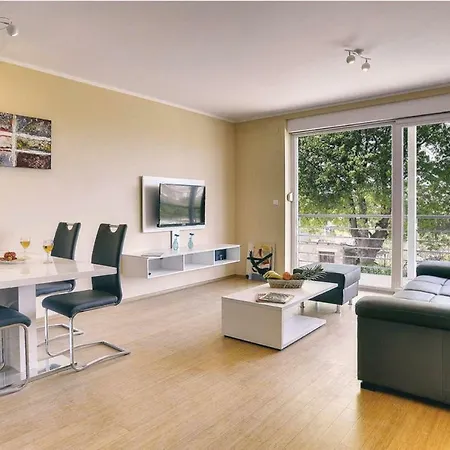 Apartments Vea דירה *